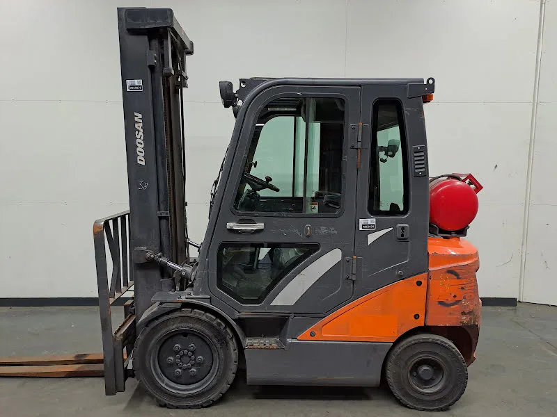 Doosan G25P-7 2018 - Carretilla elevadora GLP imagen 3 miniatura