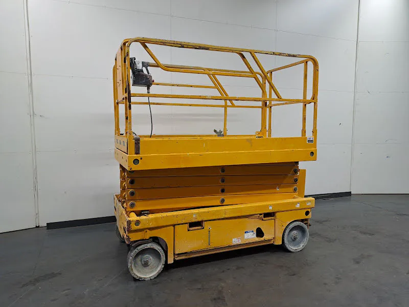 Haulotte COMPACT 12 2016 - Scissor lift image 2 thumbnail