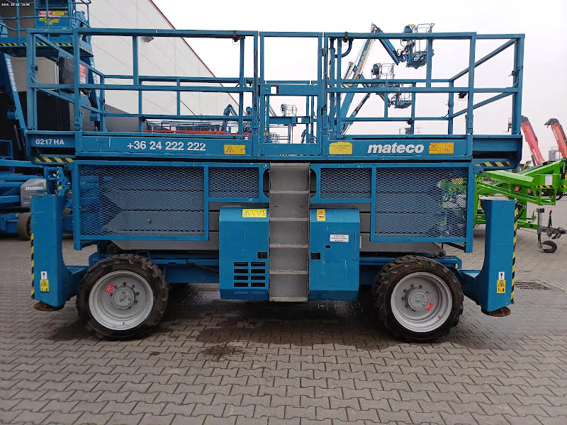 Genie GS-4390 RT 2013 - Podnośnik nożycowy zdjęcie 2 miniatura