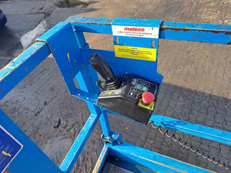 Genie GS-4069 DC 2013 - Podnośnik nożycowy zdjęcie 2 miniatura