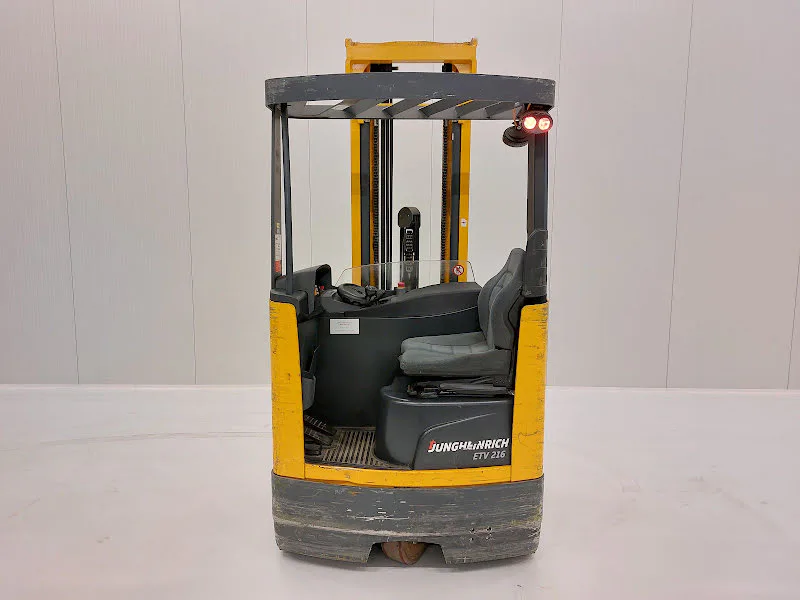 Jungheinrich ETV 216 2015 - Reach Truck image 2 thumbnail