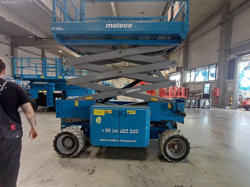 Genie GS-3369 DC 2014 - Nůžková plošina obrázek 3 náhled