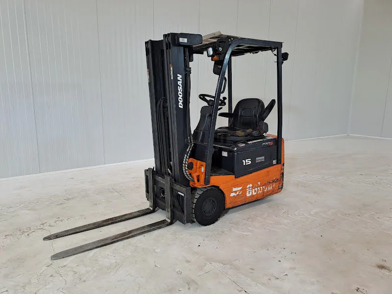 Doosan B15R-5 2017 - Elektryczny wózek widłowy zdjęcie 1