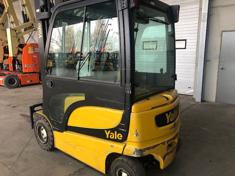 Yale ERP25VL 2015 - Empilhador elétrico imagem 2 miniatura