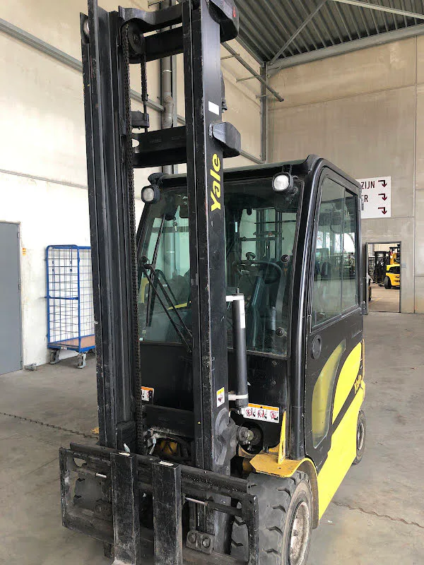 Yale ERP25VL 2015 - Empilhador elétrico imagem 3 miniatura