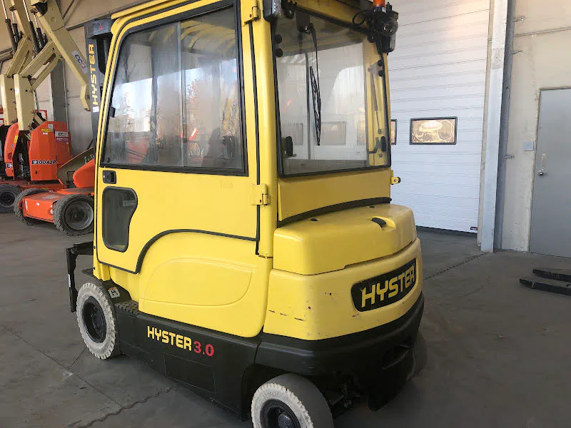 Hyster J3.0XN 2018 - Empilhador elétrico imagem 2 miniatura