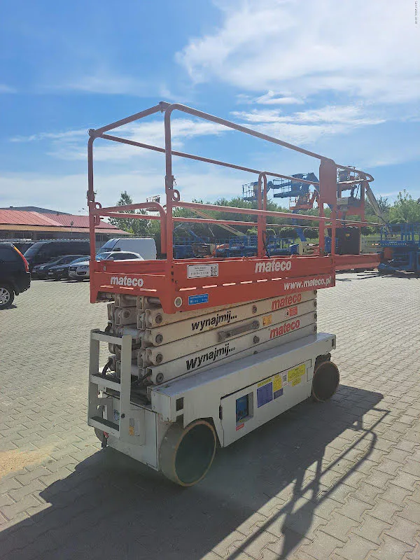 Imer IT 10090 2014 - Scissor lift image 3 thumbnail