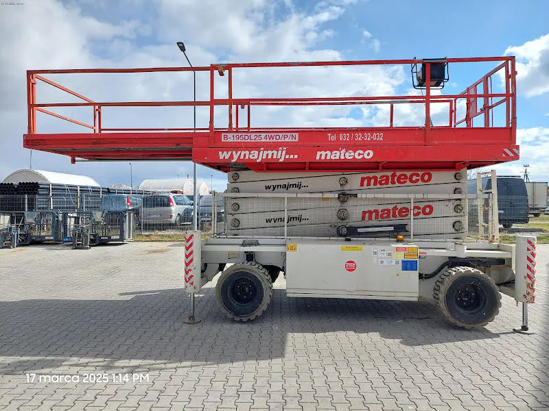 Holland Lift B-195DL25 4WD/P/N 2014 - Nůžková plošina obrázek 2 náhled