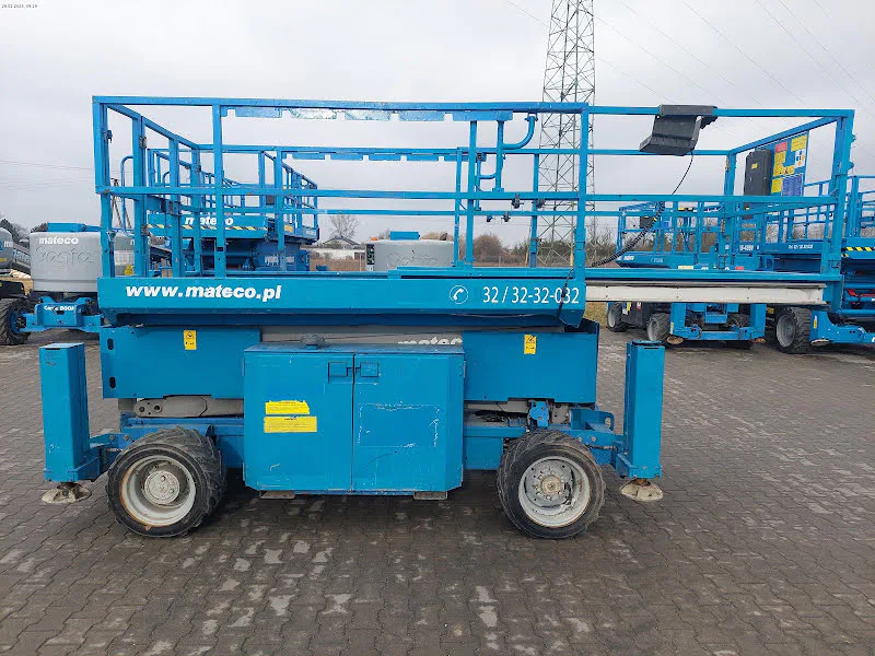 Genie GS-3369 RT 2014 - Piattaforma a forbice immagine 3 miniatura