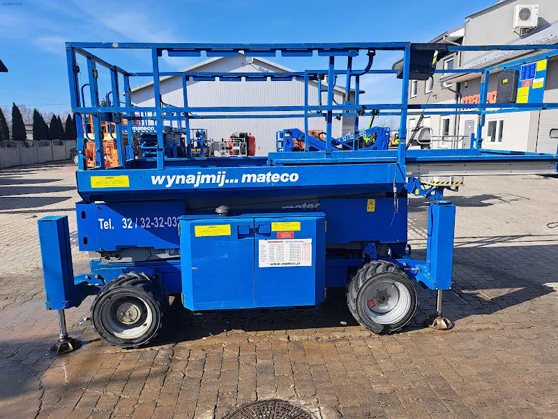 Genie GS-3369 RT 2014 - Scherenarbeitsbühne Bild 2 Miniaturansicht