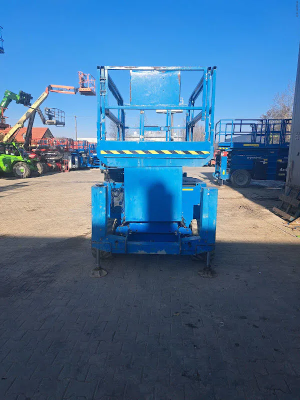 Genie GS-4069 RT 2014 - Plataforma de tesoura imagem 3 miniatura