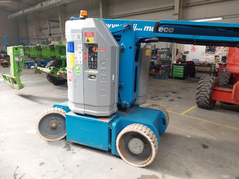 Genie Z-30/20N RJ 2014 - Articulated boom lift image 2 thumbnail