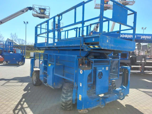 Genie GS-5390 RT 2012 - Scissor lift image 2 thumbnail