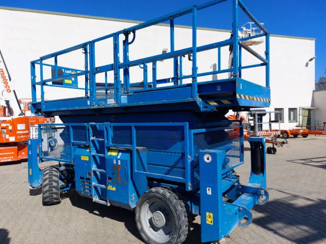 Genie GS-5390 RT 2012 - Scissor lift image 3 thumbnail