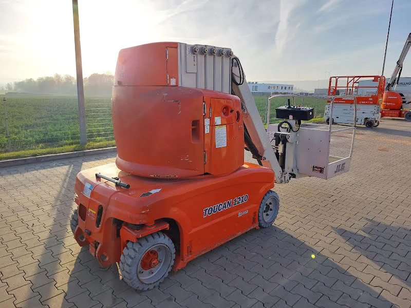 Jlg TOUCAN 1210 2012 - Personnel lift image 2 thumbnail