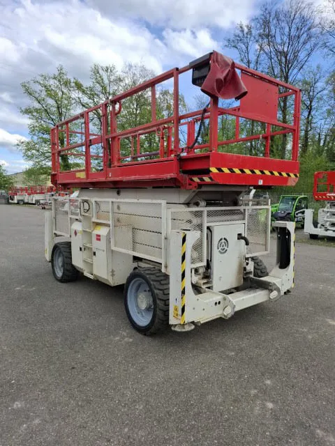 Genie GS-5390 RT 2013 - Scissor lift image 1