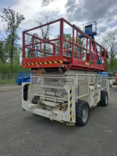 Genie GS-5390 RT 2013 - Scissor lift image 3 thumbnail