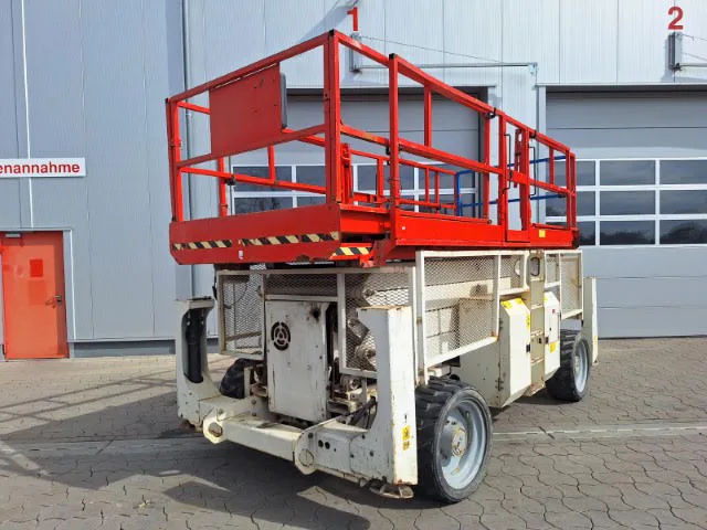 Genie GS-4390 RT 2013 - Scissor lift image 3 thumbnail