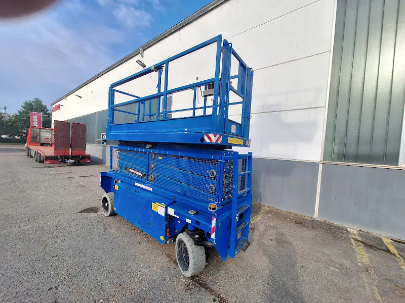 Holland Lift N-140EL12 2015 - Nacelle ciseaux image 2 miniature