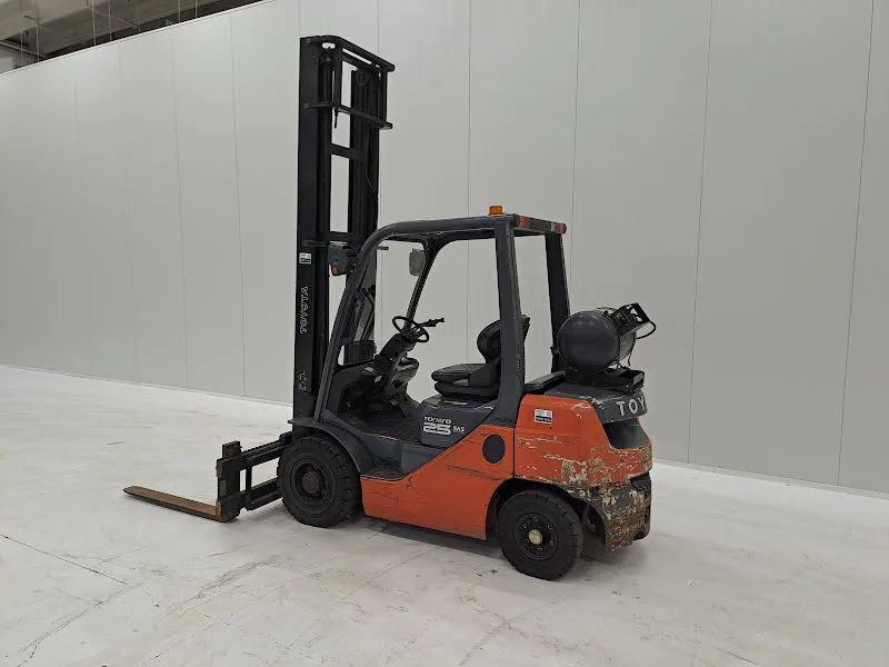 Toyota 02-8FGF25 2008 - LPG forklift image 2 thumbnail