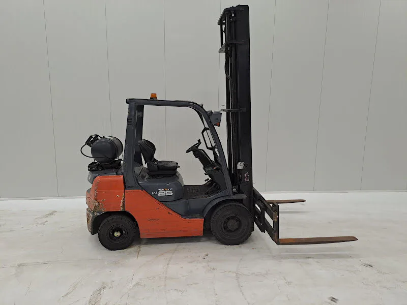 Toyota 02-8FGF25 2008 - LPG forklift image 3 thumbnail
