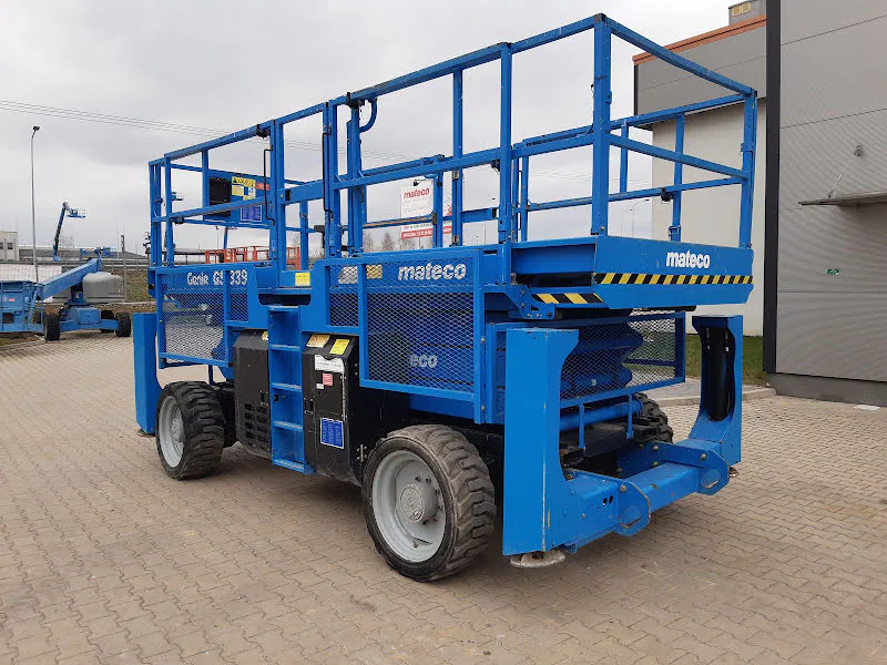 Genie GS-3390 RT 2015 - Scissor lift image 1