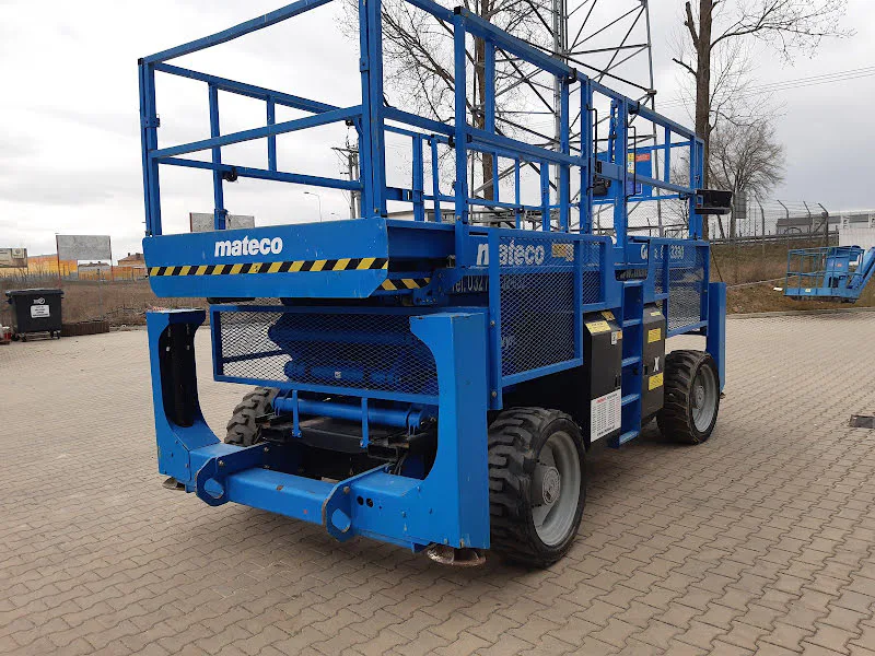 Genie GS-3390 RT 2015 - Scissor lift image 2 thumbnail