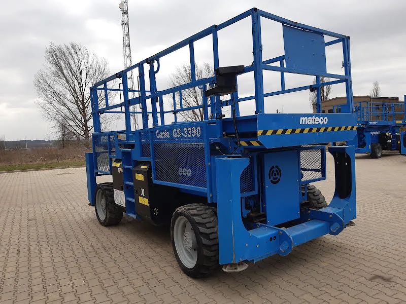 Genie GS-3390 RT 2015 - Scissor lift image 3 thumbnail
