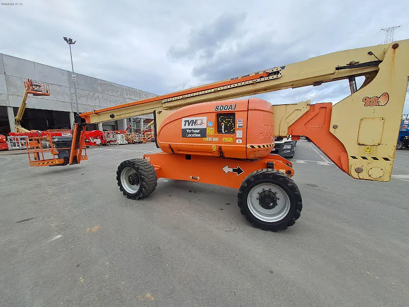 Jlg 800AJ 2013 - Articulated boom lift image 1