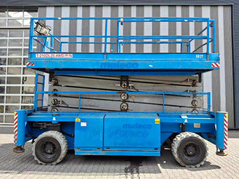 Holland Lift T-210DL25 4WD/P/N 2014 - Scissor lift image 1