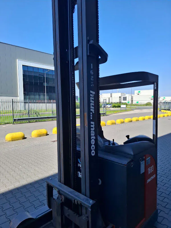 Linde R16 2004 - Schubmaststapler Bild 3 Miniaturansicht