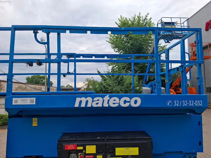 Genie GS-4069 DC 2015 - Scissor lift image 1