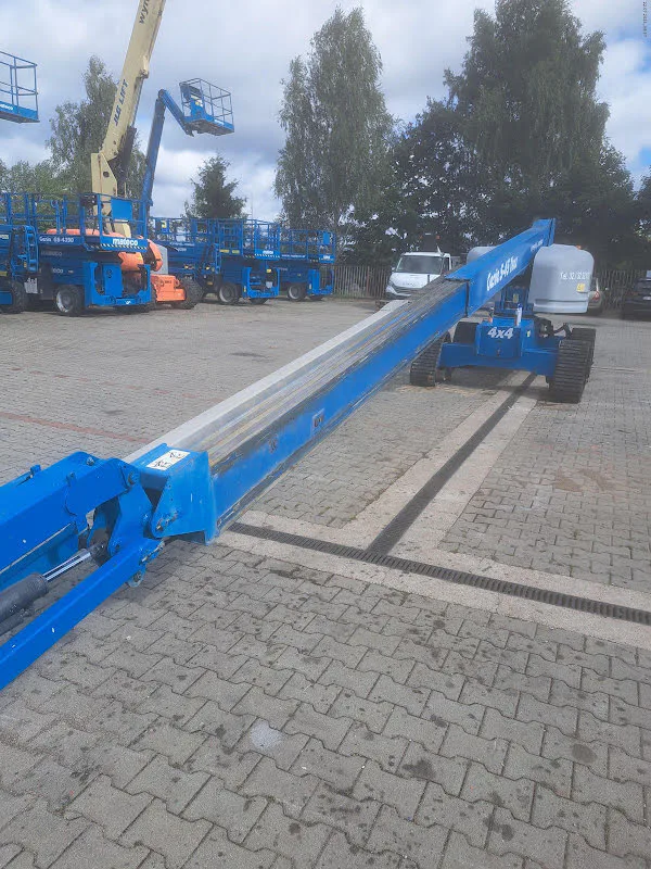 Genie S-45 TRAX 2015 - Telescopic boom lift image 2 thumbnail