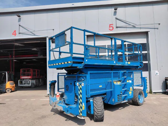 Genie GS-5390 RT 2013 - Scissor lift image 1
