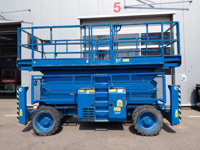 Genie GS-5390 RT 2013 - Scissor lift image 2 thumbnail