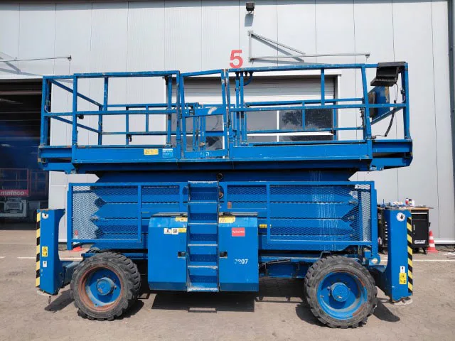 Genie GS-5390 RT 2013 - Scissor lift image 3 thumbnail
