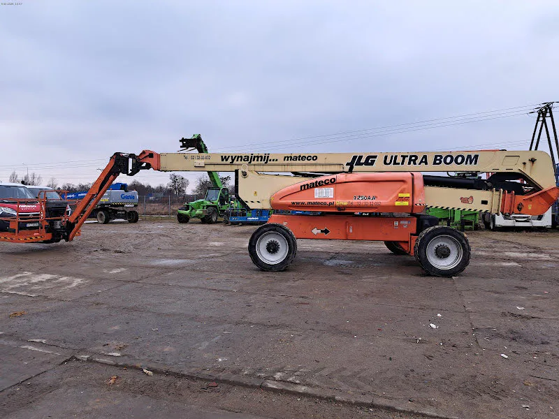 Jlg 1250AJP 2014 - Articulated boom lift image 3 thumbnail
