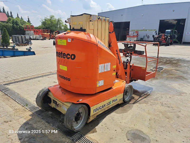 Jlg TOUCAN 12E PLUS 2015 - Personnel lift image 2 thumbnail