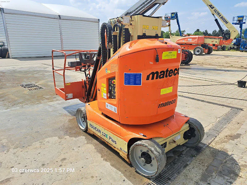 Jlg TOUCAN 12E PLUS 2015 - Personnel lift image 3 thumbnail