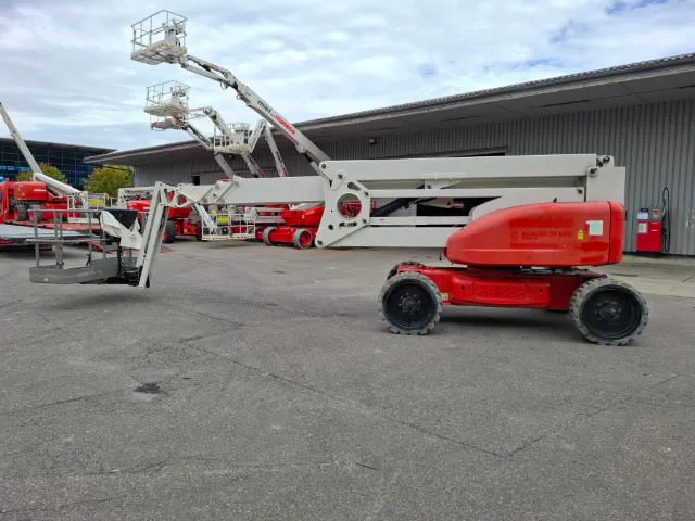 Niftylift HR28 HYBRID 4X4 2016 - Articulated boom lift image 2 thumbnail
