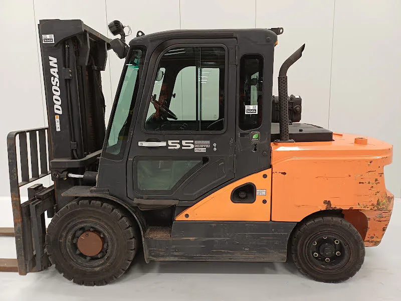 Doosan D55C-7 2019 - Carretilla elevadora diésel imagen 2 miniatura