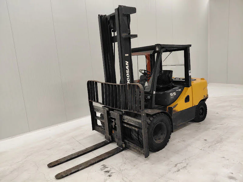 Doosan D55C-5 2008 - Carrello elevatore diesel immagine 1