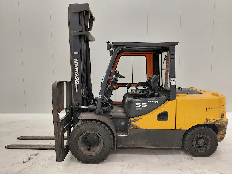 Doosan D55C-5 2008 - Carrello elevatore diesel immagine 2 miniatura