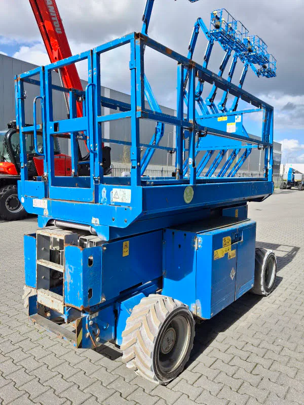 Genie GS-2669 DC 2013 - Nacelle ciseaux image 3 miniature