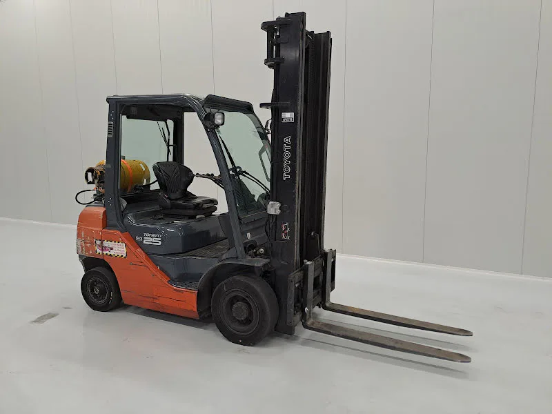 Toyota 02-8FGF25 2010 - Wózek widłowy LPG zdjęcie 3 miniatura