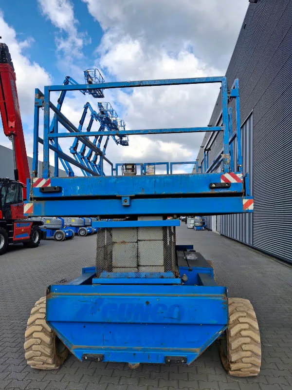 Holland Lift Q-135EL24 2008 - Piattaforma a forbice immagine 2 miniatura