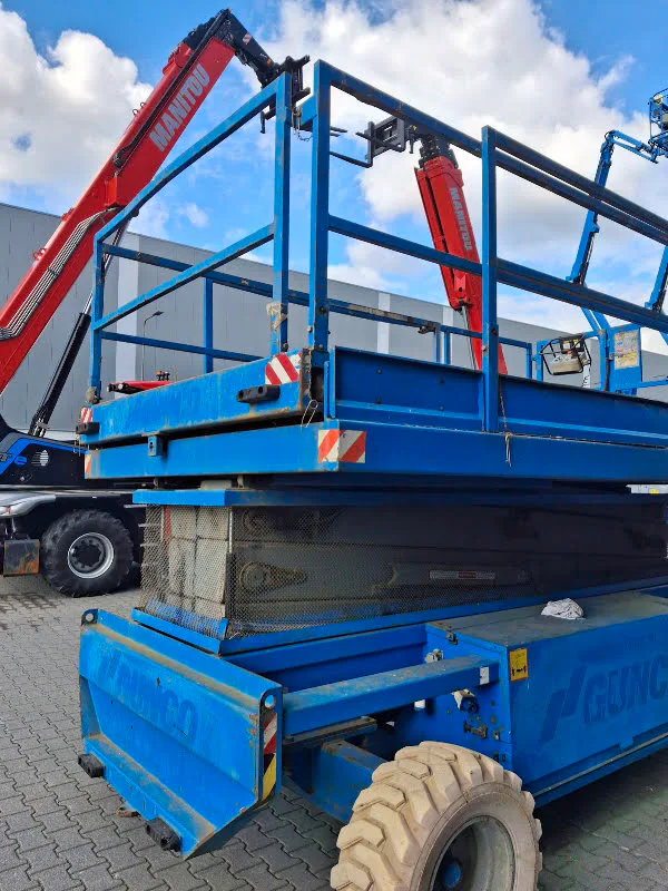 Holland Lift Q-135EL24 2008 - Piattaforma a forbice immagine 3 miniatura