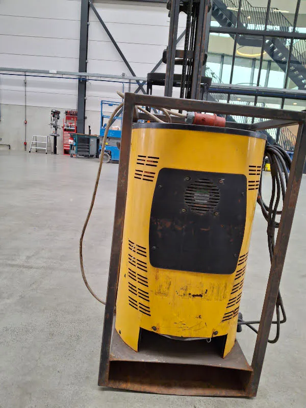 Mcrd FORKLIFT / REACHTRUCK CHARGER - Otro equipo de manutención imagen 3 miniatura