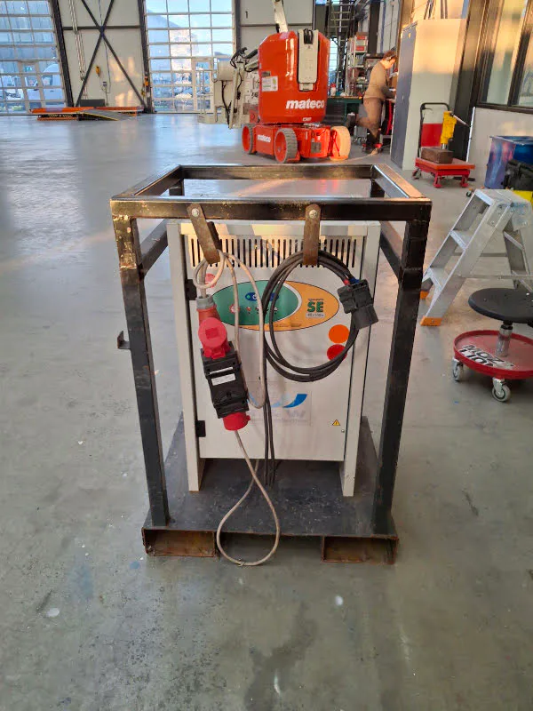 Mcrd FORKLIFT / REACHTRUCK CHARGER - Другая складская техника изображение 2 миниатюра