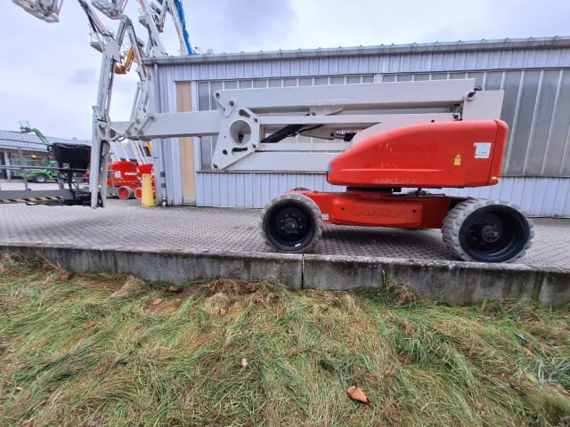 Niftylift HR28 HYBRID 4X4 2016 - Articulated boom lift image 2 thumbnail